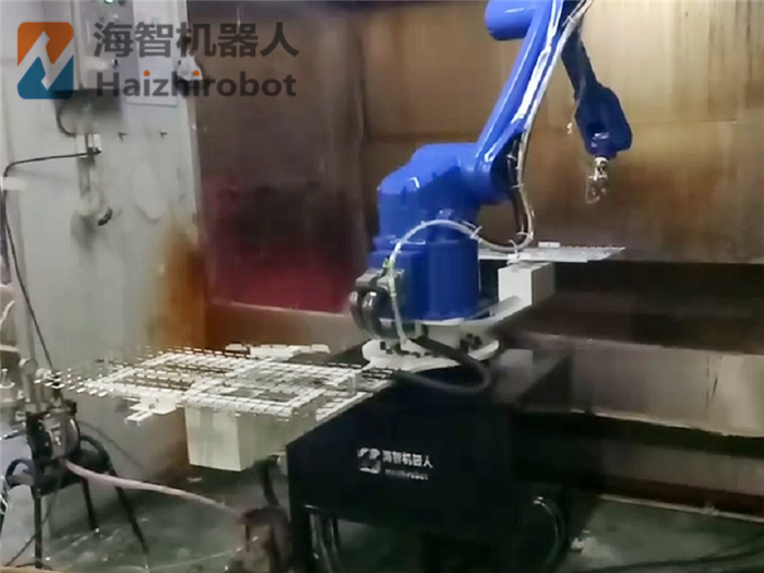  機(jī)械臂噴漆廠家如期出貨！(圖4)